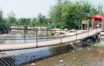 高空木質吊橋給游客帶來什么樣的體驗？